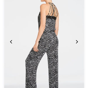 Fabletics Dash Jumpsuit Sandstorm Print S NWT